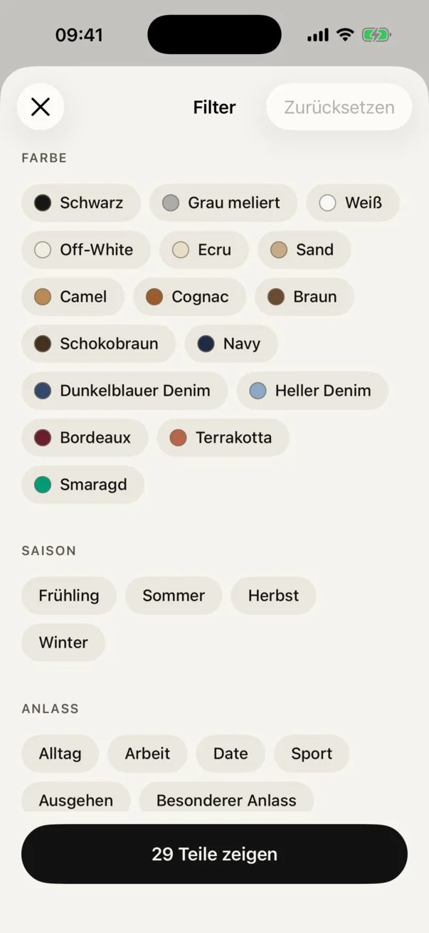 App-Bildschirm „Filter“: Auswahl nach Farbe, Saison und Anlass.